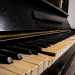 ...e vecchi pianoforti dai tasti rotti e ingialliti